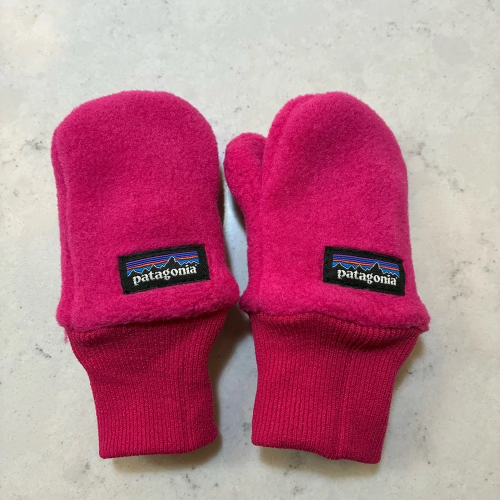 Patagonia Baby Girl Pita Pocket Mittens in Mystic Pink